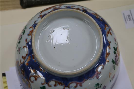 A Chinese famille rose bottle vase, an Export bowl and a blue and white pot